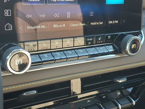 Used 2025 Chevrolet Colorado ZR2 image 16