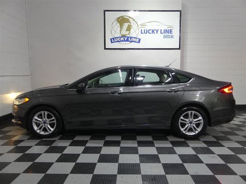 Used 2018 Ford Fusion SE image 7