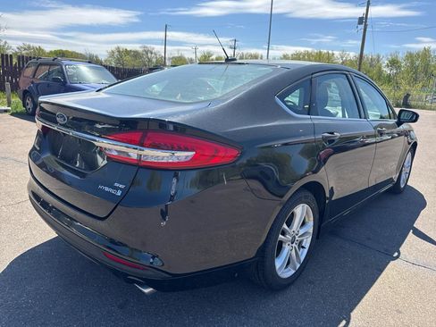 Used 2018 Ford Fusion SE FWD image 5