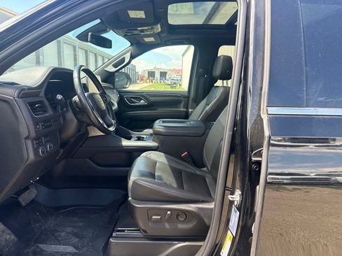 Used 2022 Chevrolet Suburban LT AWD/4WD image 4