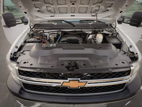 Used 2012 Chevrolet Silverado 3500 LT image 10