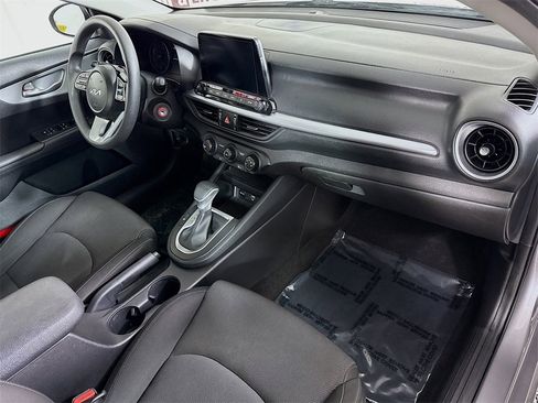 Used 2023 Kia Forte LXS image 29