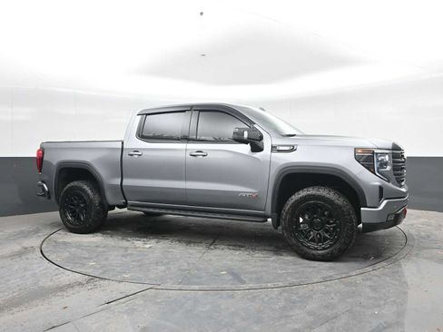 Used 2025 GMC Sierra 1500 AT4 w/ AT4 Premium Package AWD/4WD image 8