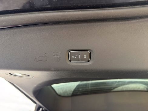 Used 2025 Ford Expedition Active image 19