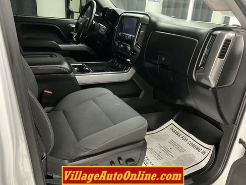Used 2018 Chevrolet Silverado 1500 LT w/ All Star Edition image 33