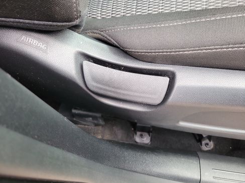 Certified 2024 Kia Sorento LX FWD image 9