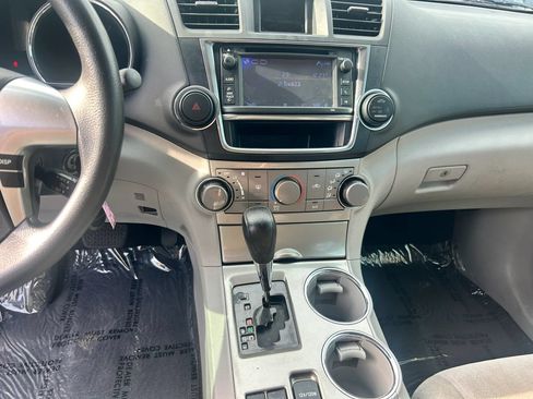 Used 2013 Toyota Highlander FWD image 21