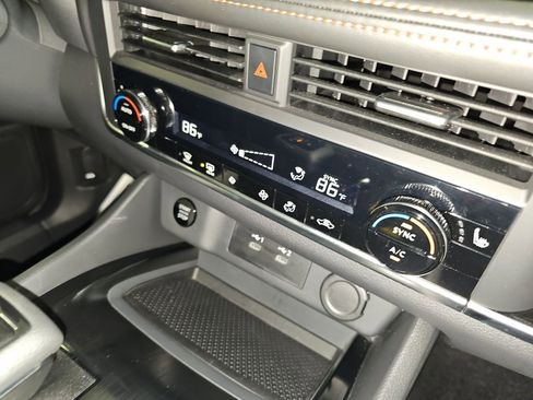 Used 2026 Nissan Rogue SV image 17