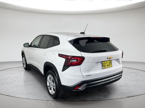 New 2026 Chevrolet Trax LS FWD image 5