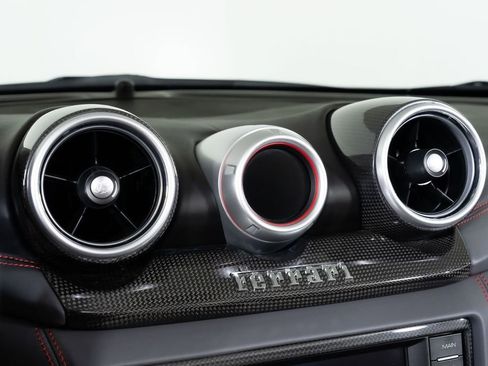 Used 2015 Ferrari California T RWD image 36
