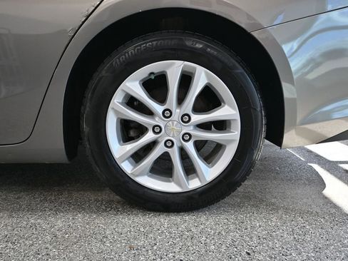 Used 2017 Chevrolet Malibu LT FWD image 13