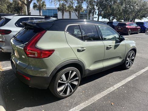 Used 2021 Volvo XC40 P8 Recharge w/ Advanced Package image 2