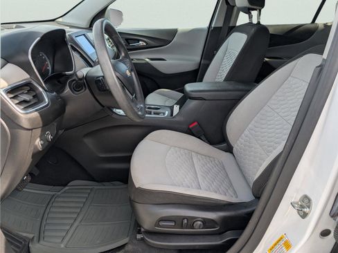 Used 2021 Chevrolet Equinox LS w/ LS Convenience Package image 9