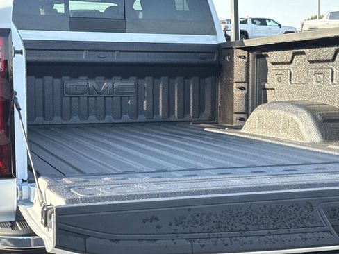 New 2026 GMC Sierra 2500 SLT w/ SLT Premium Package image 11