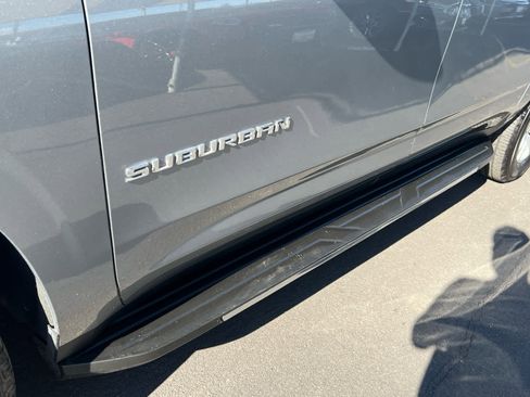 Used 2024 Chevrolet Suburban LT image 7