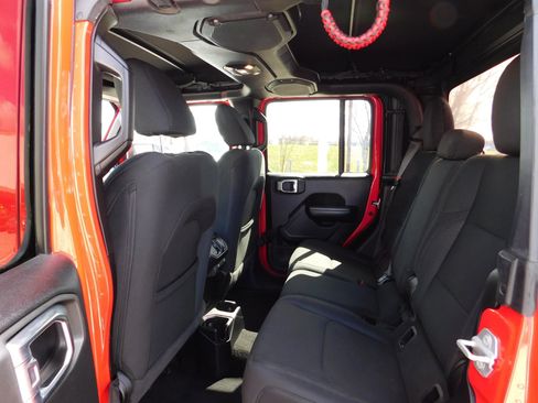 Used 2020 Jeep Gladiator Sport w/ Quick Order Package 24S image 14