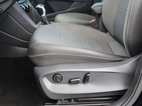 Used 2024 Volkswagen Taos SE image 10