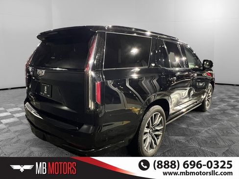 Used 2022 Cadillac Escalade Sport Platinum image 3