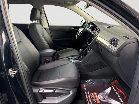 Used 2021 Volkswagen Tiguan SE w/ Panoramic Sunroof Package AWD/4WD image 22