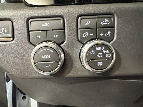 Used 2026 GMC Sierra 1500 SLT w/ SLT Premium Package AWD/4WD image 19