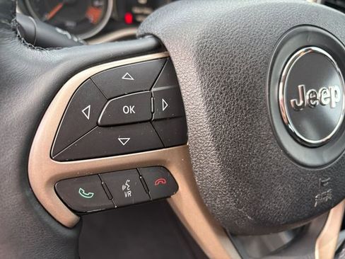 Used 2015 Jeep Cherokee Latitude AWD/4WD image 19