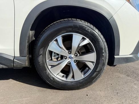 Used 2025 Subaru Ascent Premium AWD/4WD image 17