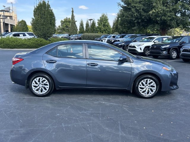 Used 2017 Toyota Corolla LE w/ Carpet Mat Package (TMS) FWD image 3