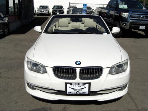 Used 2012 BMW 328i Convertible image 2