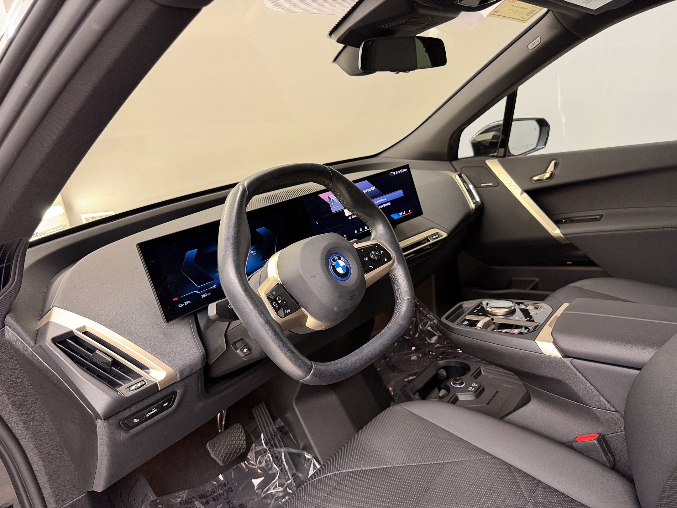 Certified 2024 BMW iX xDrive50 w/ Sport Package AWD/4WD image 4