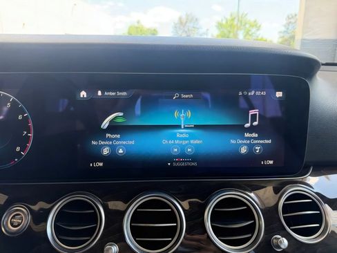Used 2021 Mercedes-Benz E 350 Sedan w/ Premium Package image 17