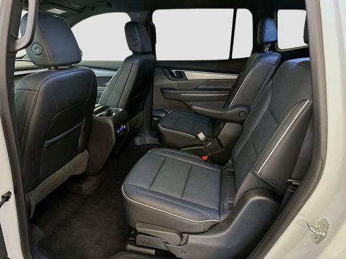 Used 2025 Buick Enclave Preferred image 29