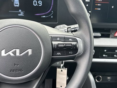 Certified 2025 Kia Sportage LX image 30