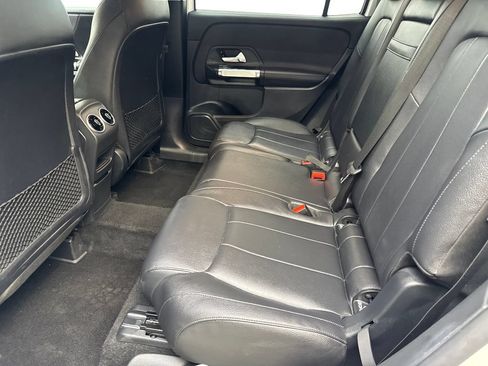 Used 2023 Mercedes-Benz GLB 250 4MATIC image 32