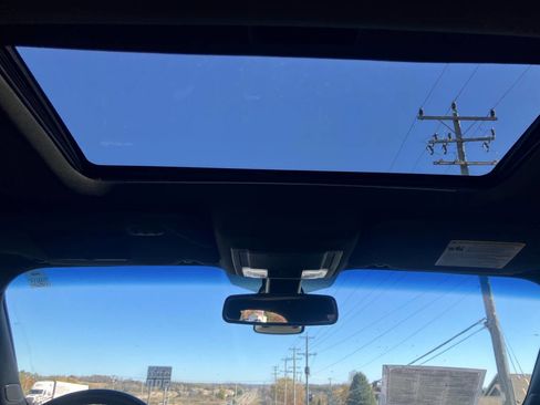 Used 2017 Ford Taurus Limited image 17