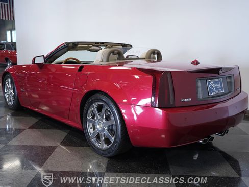 Used 2005 Cadillac XLR image 9