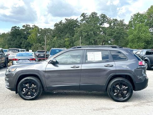 Used 2021 Jeep Cherokee Latitude Plus w/ Sun & Sound Group AWD/4WD image 12