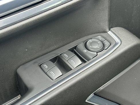 Used 2023 Chevrolet Silverado 1500 LT AWD/4WD image 15