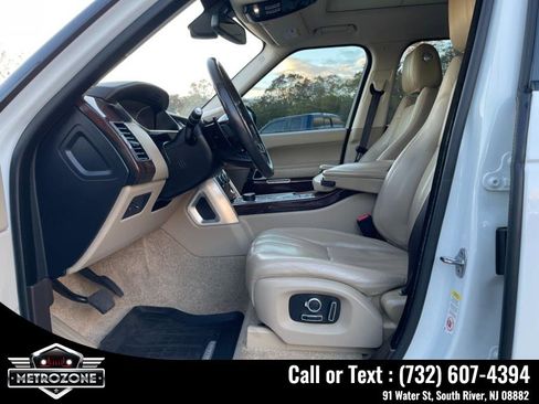 Used 2016 Land Rover Range Rover HSE image 19