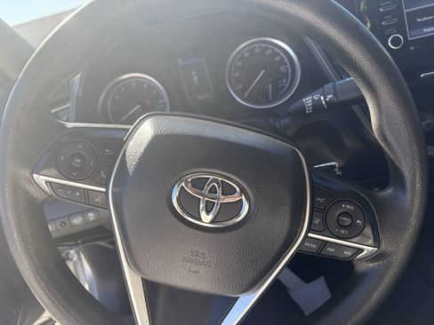 Used 2022 Toyota Camry LE image 19