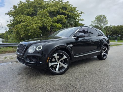 Used 2019 Bentley Bentayga image 1