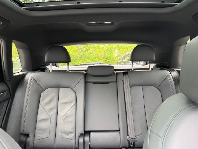 Used 2020 Audi Q3 2.0T Premium w/ Convenience Package AWD/4WD image 7
