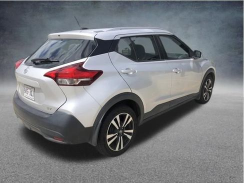 Used 2018 Nissan Kicks SV FWD image 8