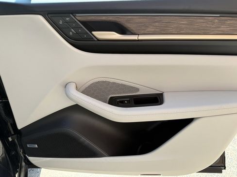 New 2024 Porsche Macan 4 Electric image 19