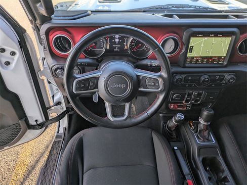 Used 2021 Jeep Gladiator Rubicon image 16