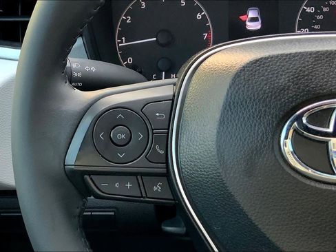 Used 2025 Toyota Corolla SE image 22