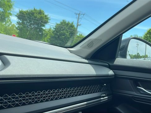 Used 2025 Honda Accord SE image 18