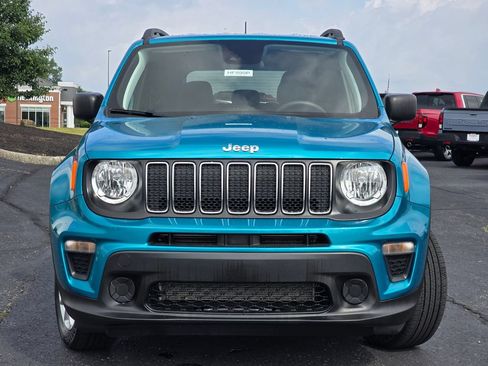 Used 2021 Jeep Renegade Sport w/ Sport Appearance Group AWD/4WD image 3