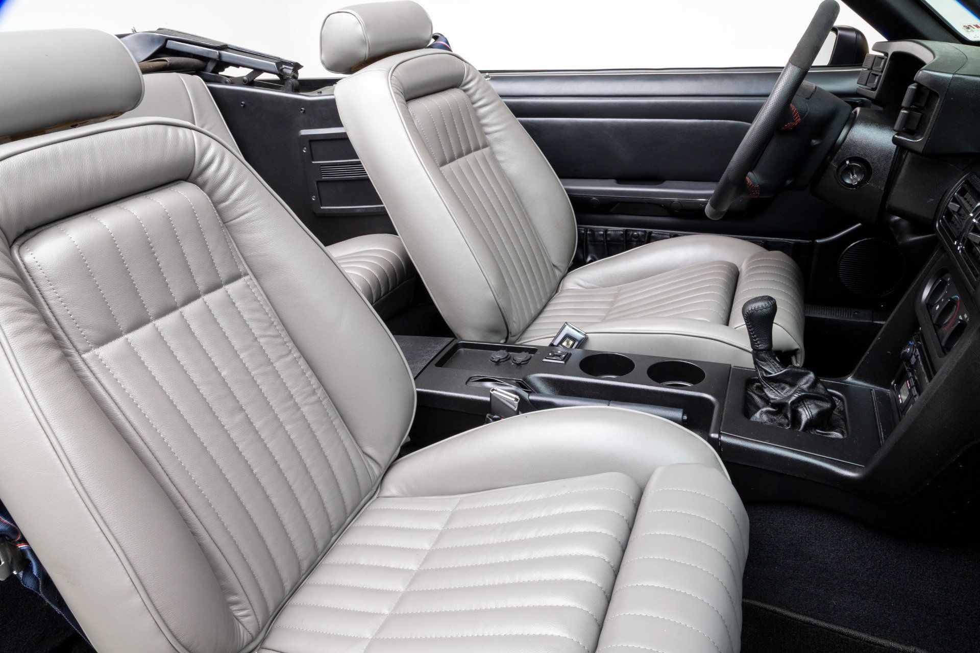 Used 1990 Ford Mustang GT RWD image 36