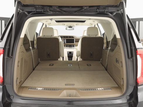Used 2022 GMC Yukon XL Denali image 38