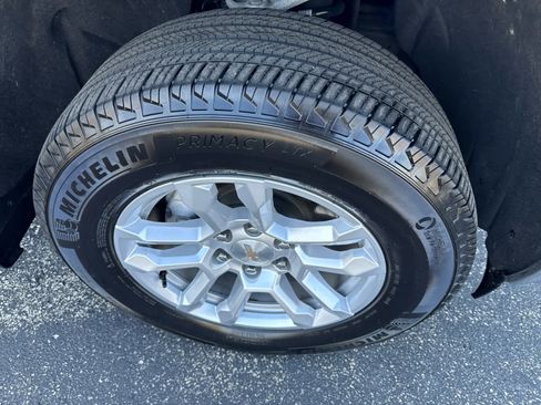 Used 2023 Chevrolet Silverado 1500 LT AWD/4WD image 14